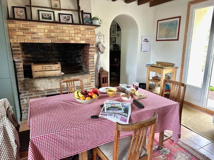 Image No.7-4 Bed Property for sale