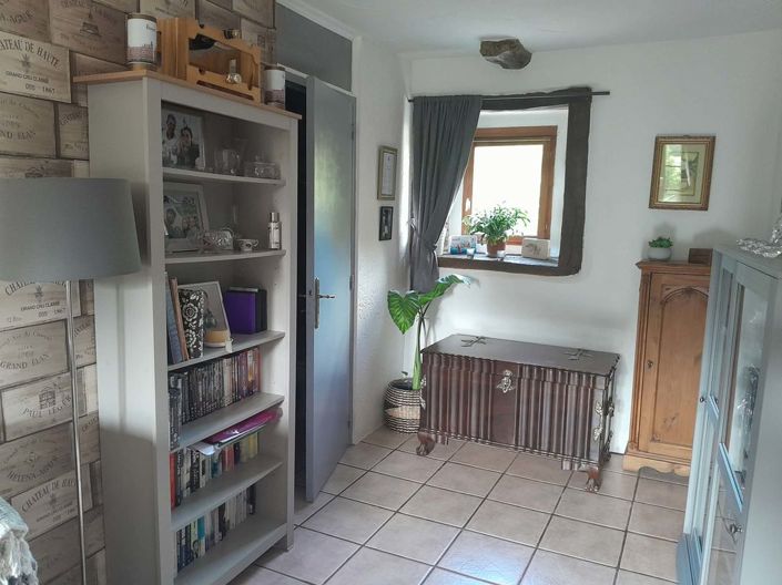 Image No.8-3 Bed Property for sale