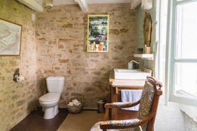 main-house-bathroom-a