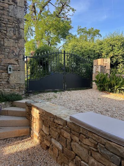 Image No.4-4 Bed Property for sale
