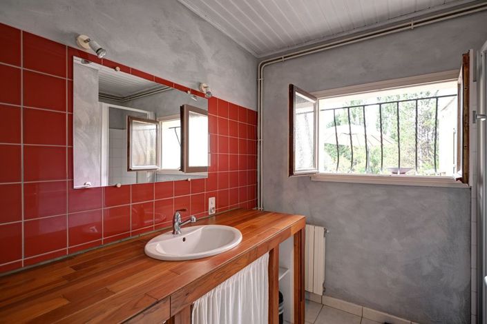 Image No.16-5 Bed Property for sale