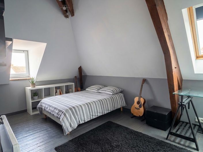 Image No.17-6 Bed Property for sale