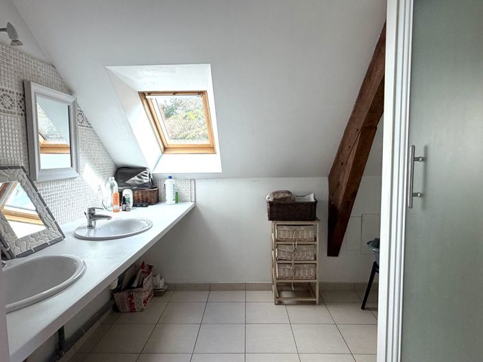 Image No.24-6 Bed Property for sale