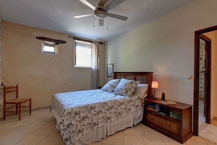 Image No.15-5 Bed Property for sale