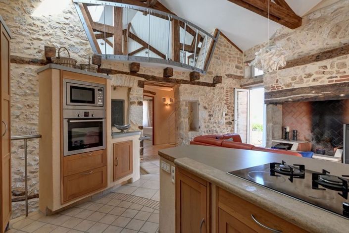 Image No.2-5 Bed Property for sale