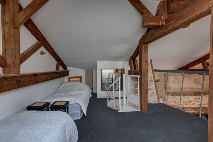 Image No.21-5 Bed Property for sale