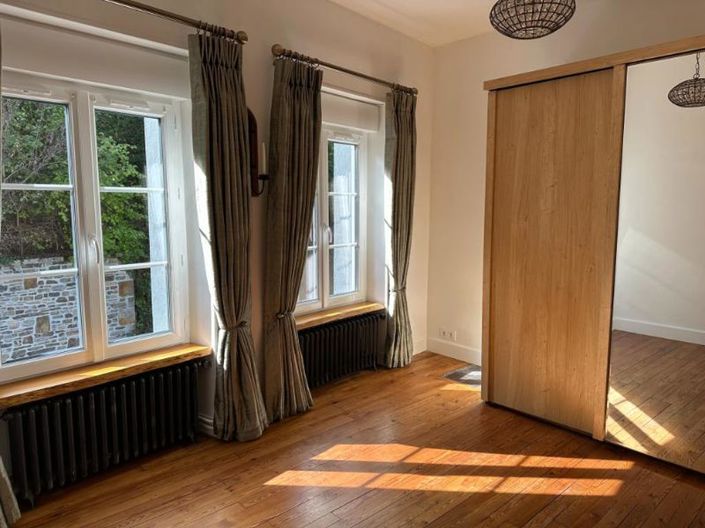 Image No.12-4 Bed Property for sale