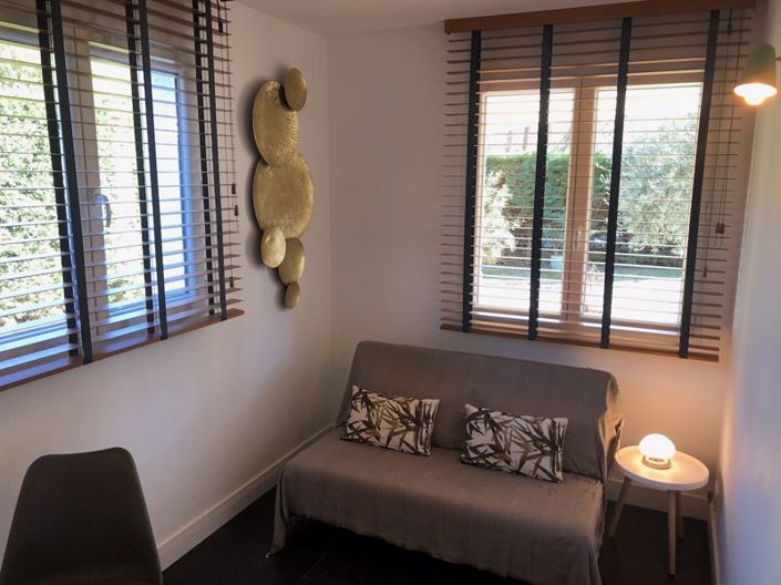 Image No.19-2 Bed Property for sale