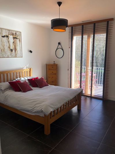 Image No.28-2 Bed Property for sale