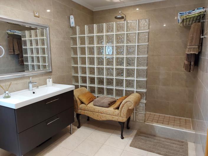 Image No.28-3 Bed Villa / Detached for sale