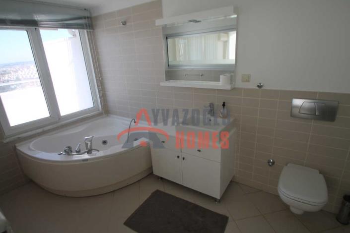 Image No.25-3 Bed Duplex for sale