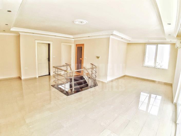 Image No.23-3 Bed Duplex for sale