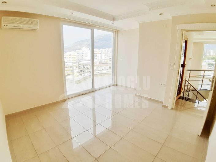 Image No.27-3 Bed Duplex for sale