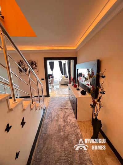 Image No.1-4 Bed Apartment for sale