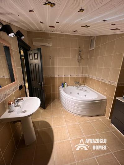 Image No.23-4 Bed Apartment for sale