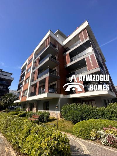 Image No.1-4 Bed Apartment for sale
