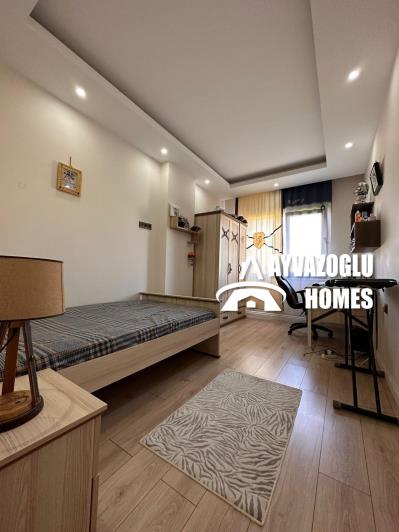 Image No.20-4 Bed Apartment for sale