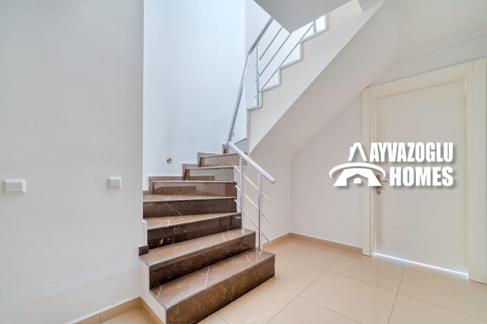 Image No.7-3 Bed Duplex for sale