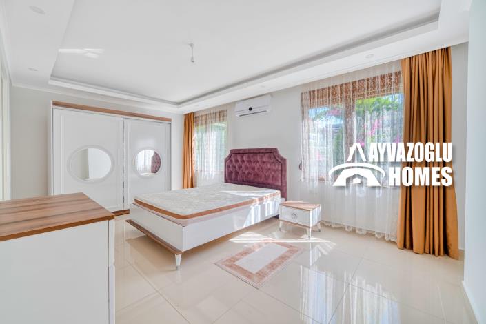 Image No.10-3 Bed Duplex for sale