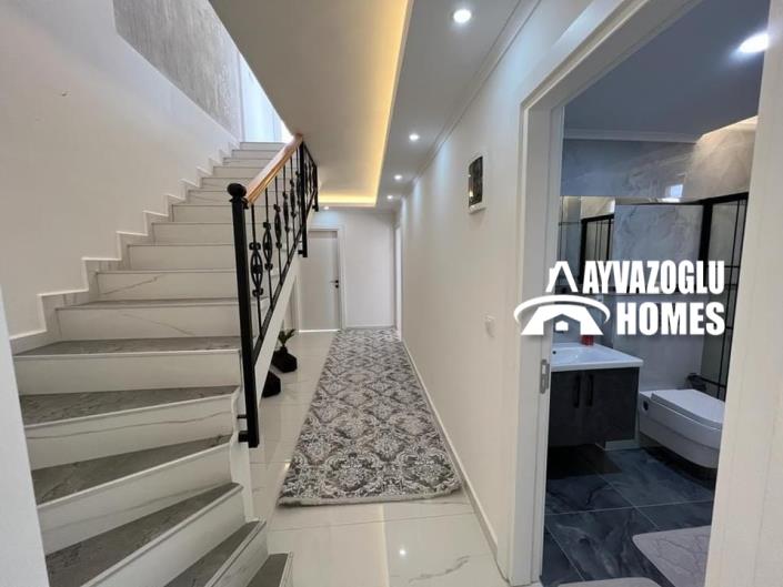 Image No.4-4 Bed Duplex for sale