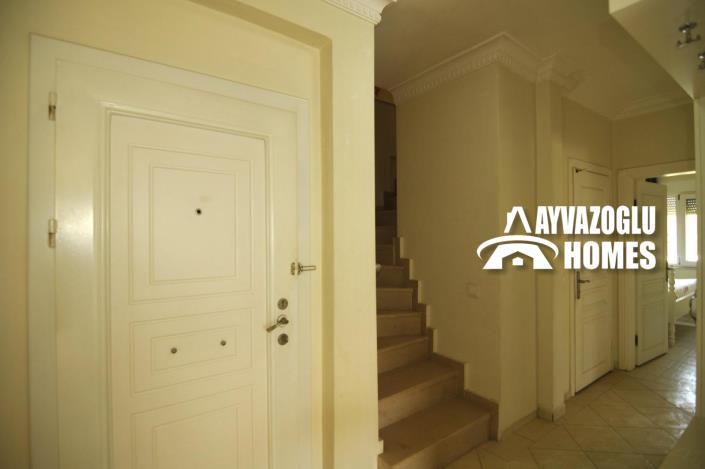 Image No.10-4 Bed Duplex for sale