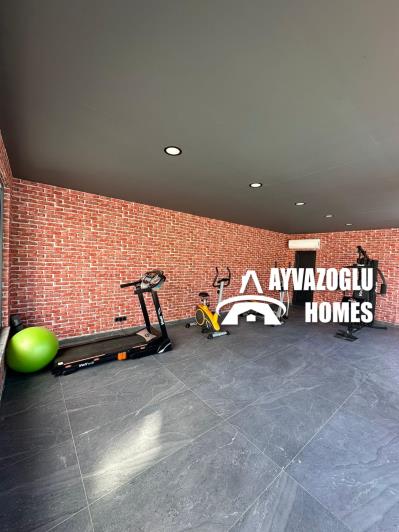 Image No.17-4 Bed Apartment for sale