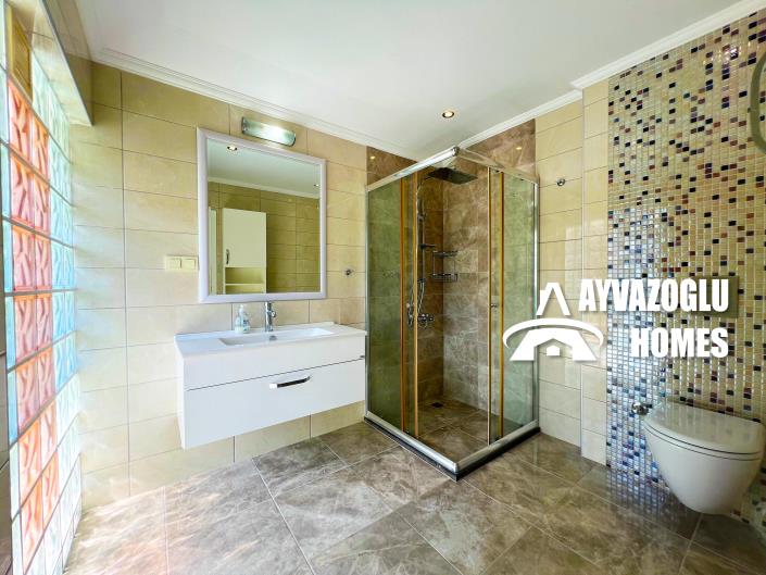 Image No.18-4 Bed Duplex for sale