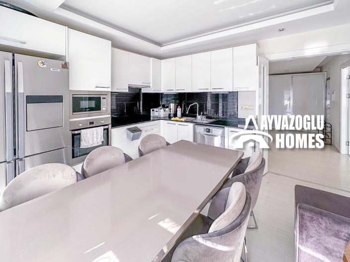 Image No.8-3 Bed Apartment for sale