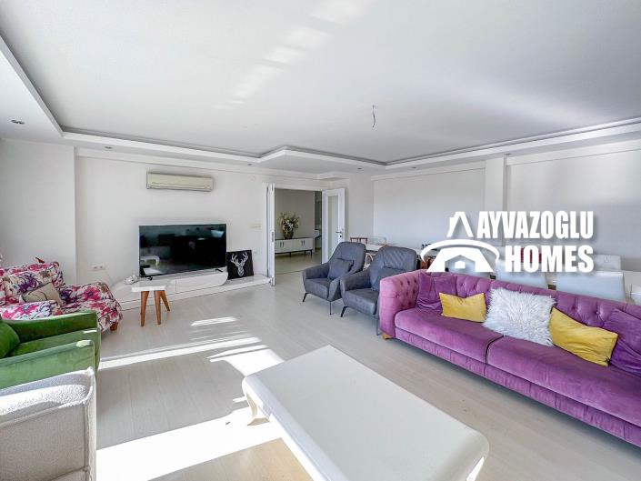 Image No.17-3 Bed Apartment for sale