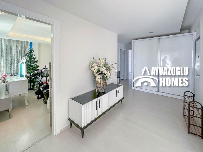 Image No.20-3 Bed Apartment for sale