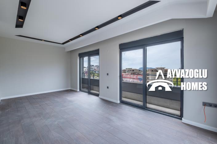 Image No.20-4 Bed Duplex for sale