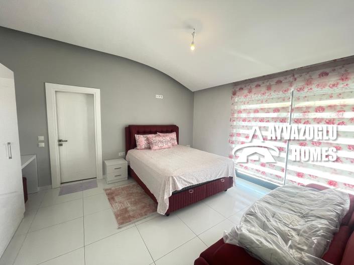 Image No.10-3 Bed Apartment for sale