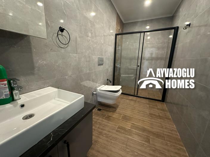 Image No.18-4 Bed Apartment for sale