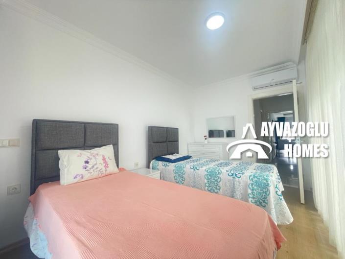 Image No.12-3 Bed Apartment for sale