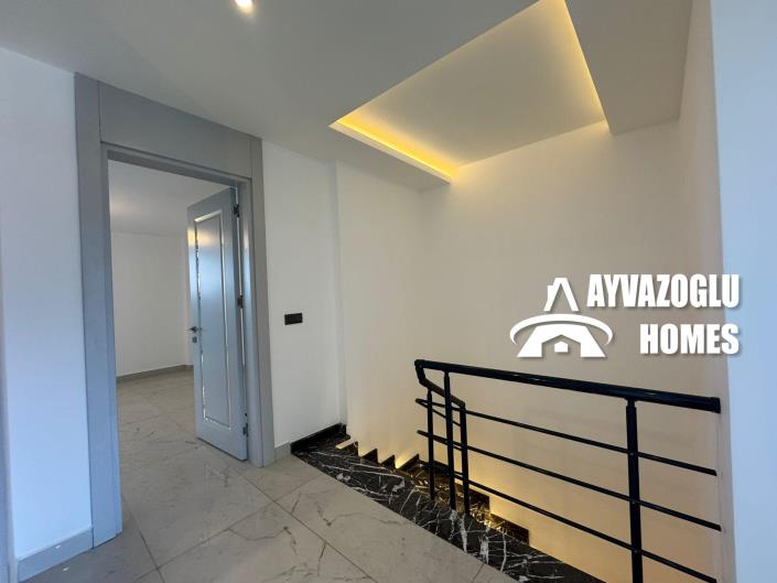 Image No.5-3 Bed Duplex for sale