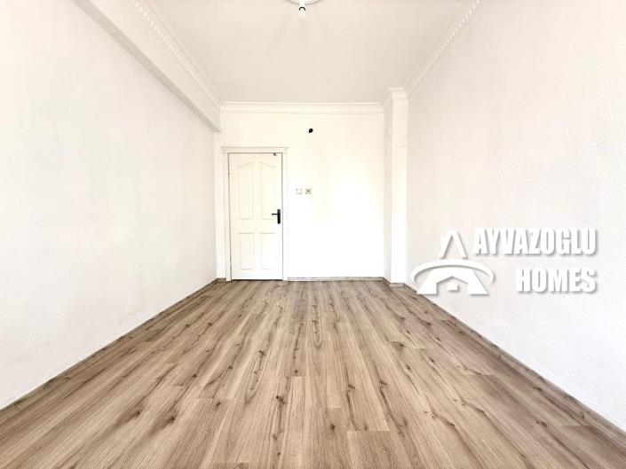 Image No.10-3 Bed Apartment for sale