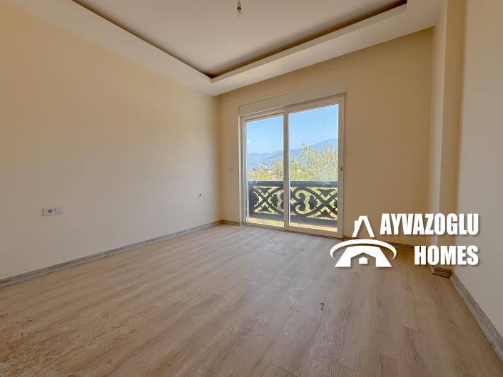 Image No.10-3 Bed Duplex for sale