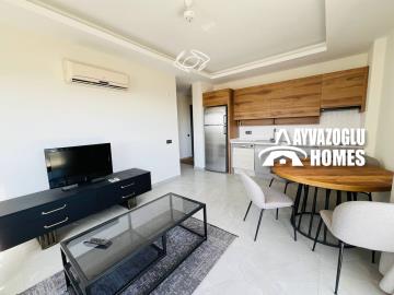 photo_5983588552790886358_y