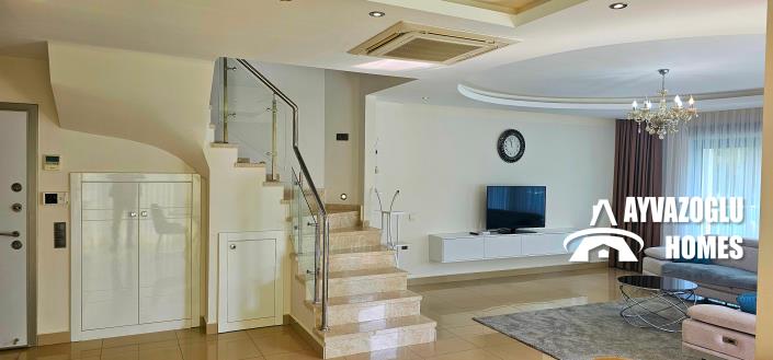 Image No.13-3 Bed Apartment for sale