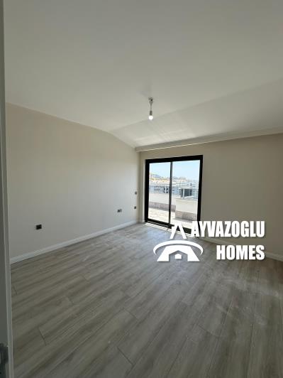 Image No.15-3 Bed Duplex for sale