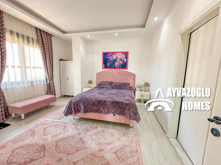 Image No.9-4 Bed Duplex for sale