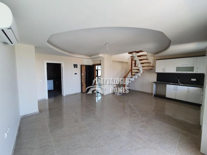 Image No.10-3 Bed Duplex for sale