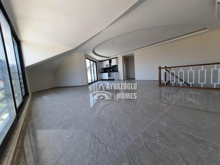 Image No.12-3 Bed Duplex for sale