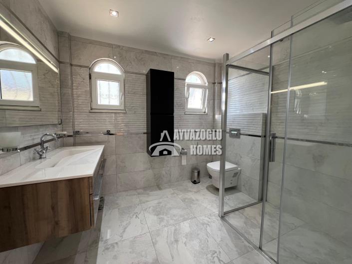 Image No.9-3 Bed Villa for sale