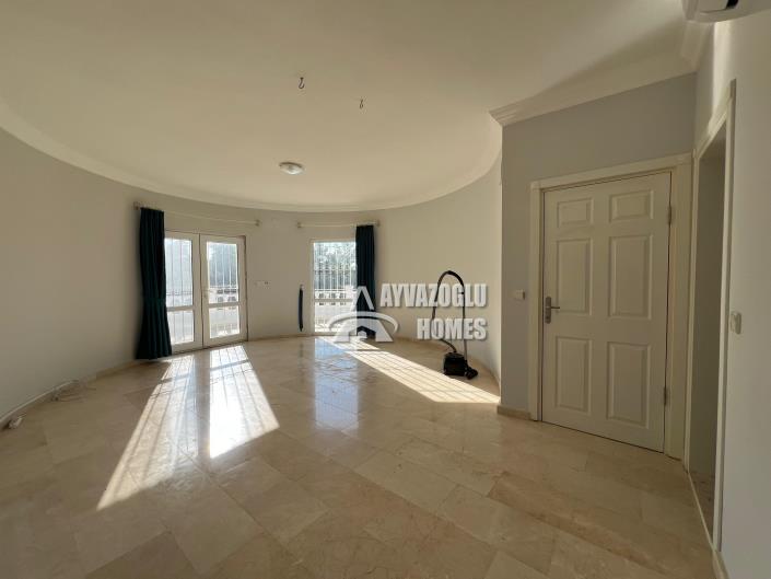 Image No.12-3 Bed Villa for sale