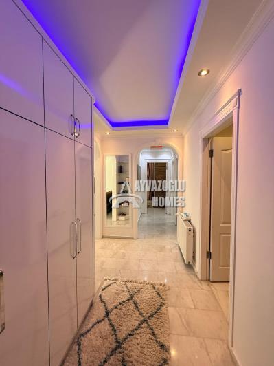 Image No.10-3 Bed Apartment for sale