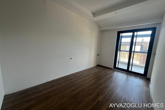 Image No.10-3 Bed Apartment for sale