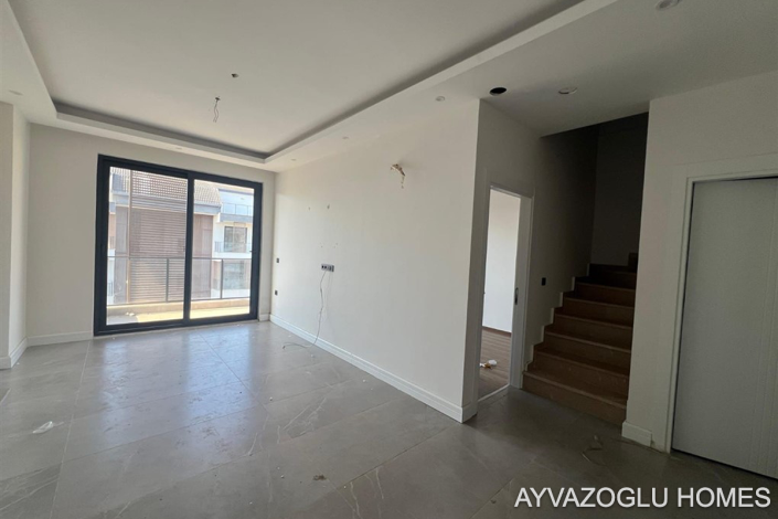 Image No.13-3 Bed Apartment for sale