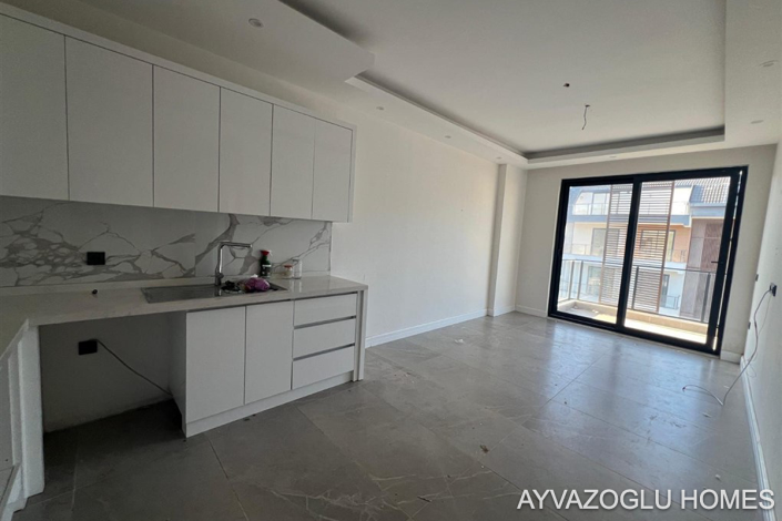 Image No.14-3 Bed Apartment for sale