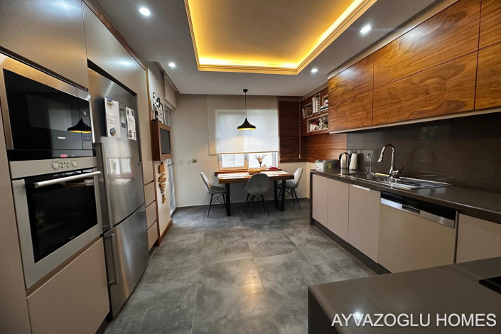 Image No.10-3 Bed Apartment for sale